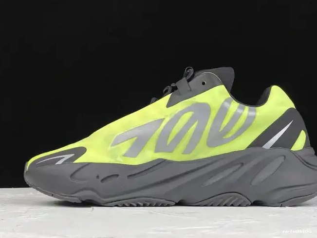 MNVN Boost Yeezy Adidas FY3727 Phosphor 700 0530